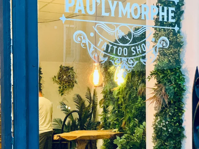 Identidad visual y soportes de comunicación para Paulymorphe: un concepto audaz en el corazón de Pau