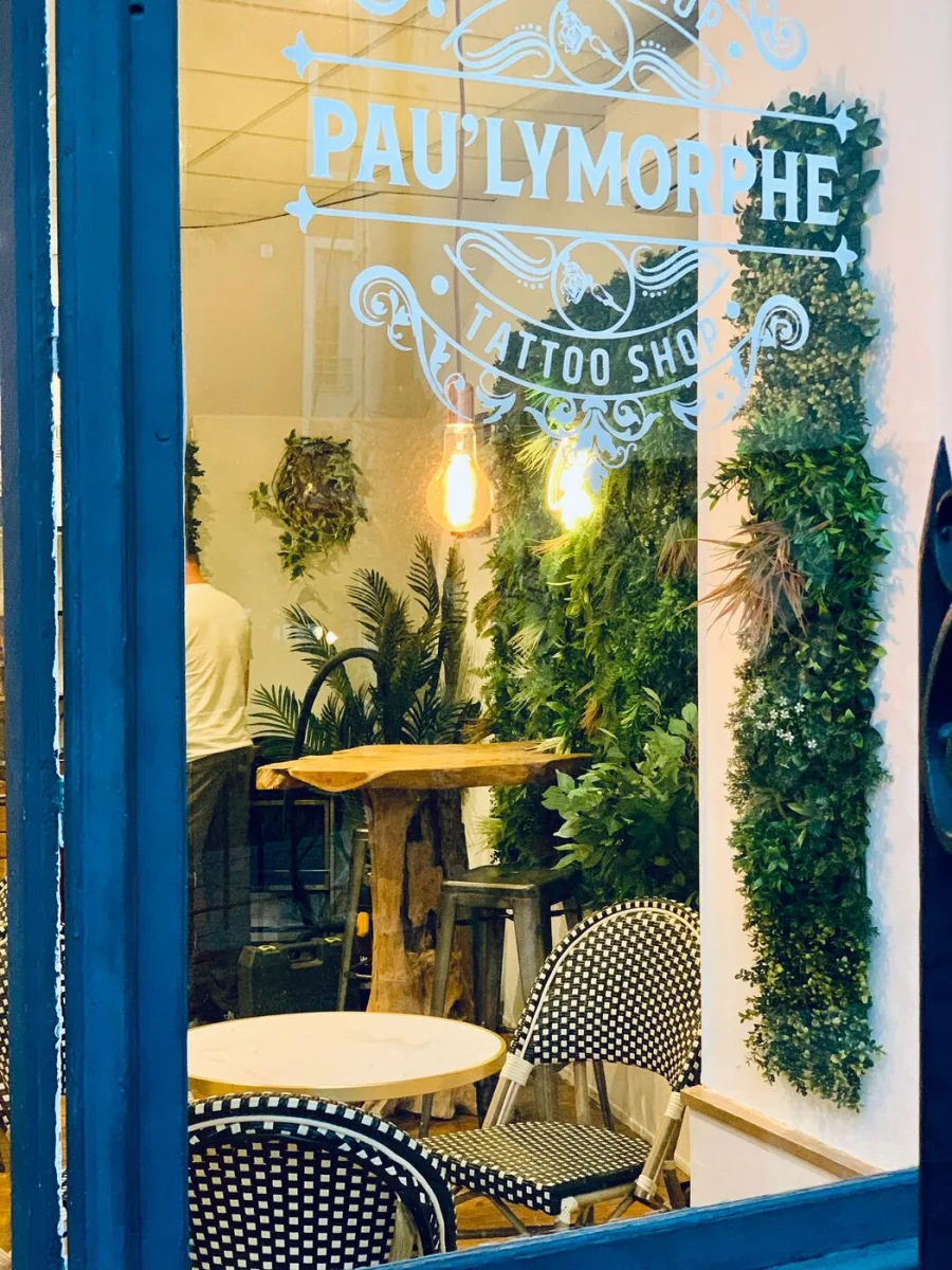 Identidad visual y soportes de comunicación para Paulymorphe: un concepto audaz en el corazón de Pau 2