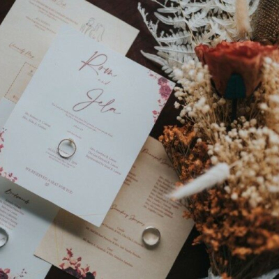 Invitaciones de boda y papelería: papeles y acabados