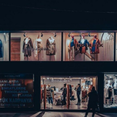 Rotulación y decoración de tienda: guía del comerciante