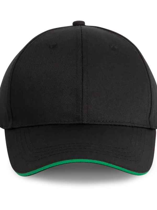6-panel cap with contrast sandwich peak