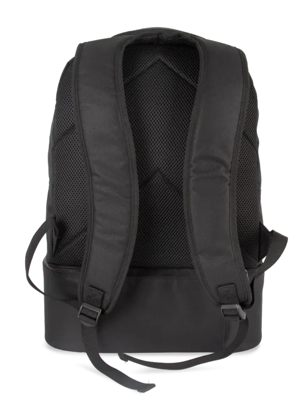 Sports bag with semirigid bottom