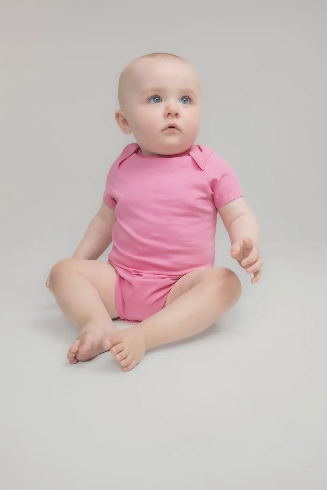 Short-sleeved organic cotton baby grow