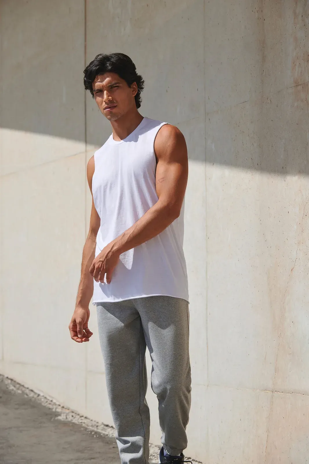 Men's flared tank top