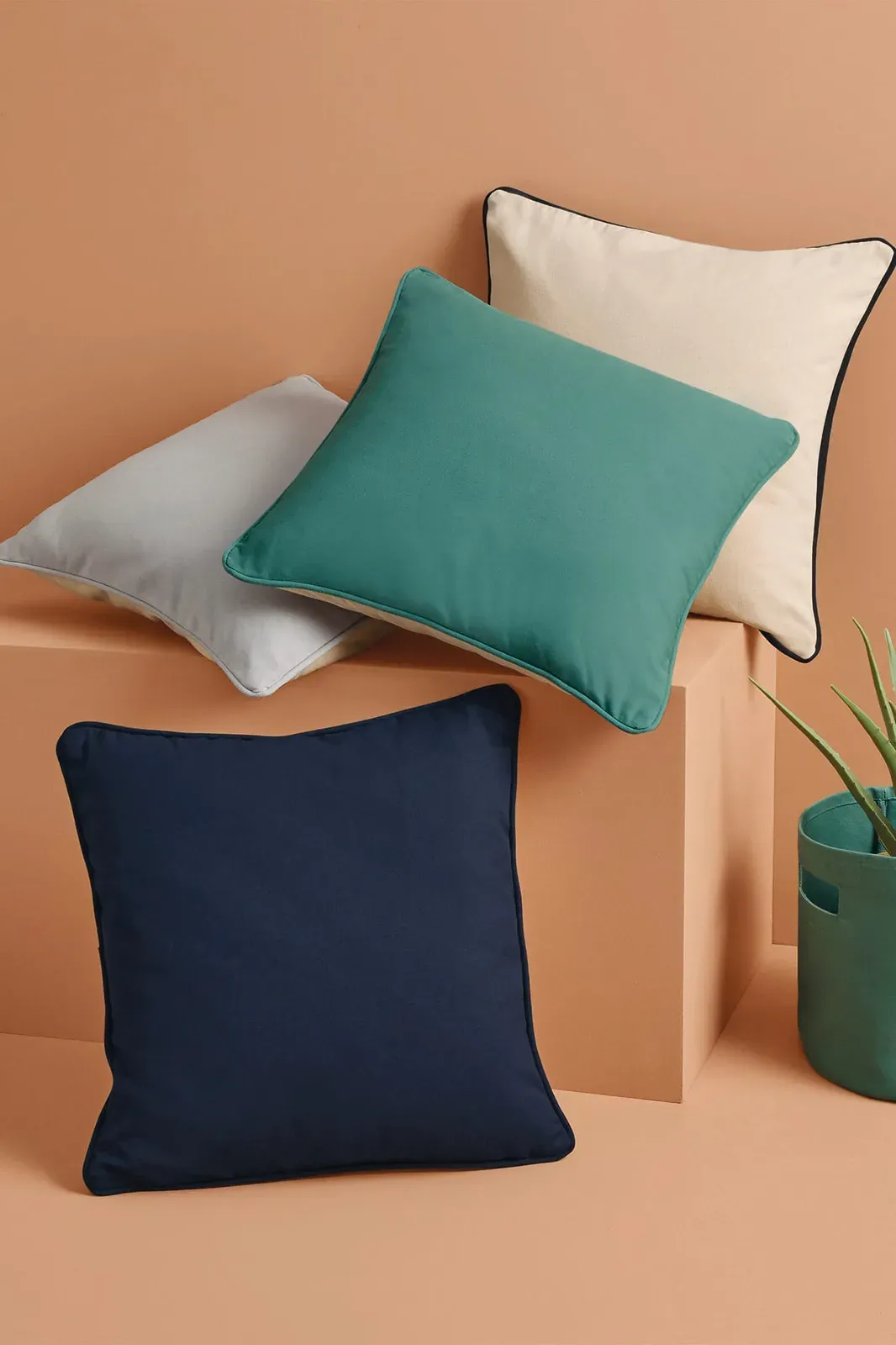 Housse de coussin à bord passepoilé
