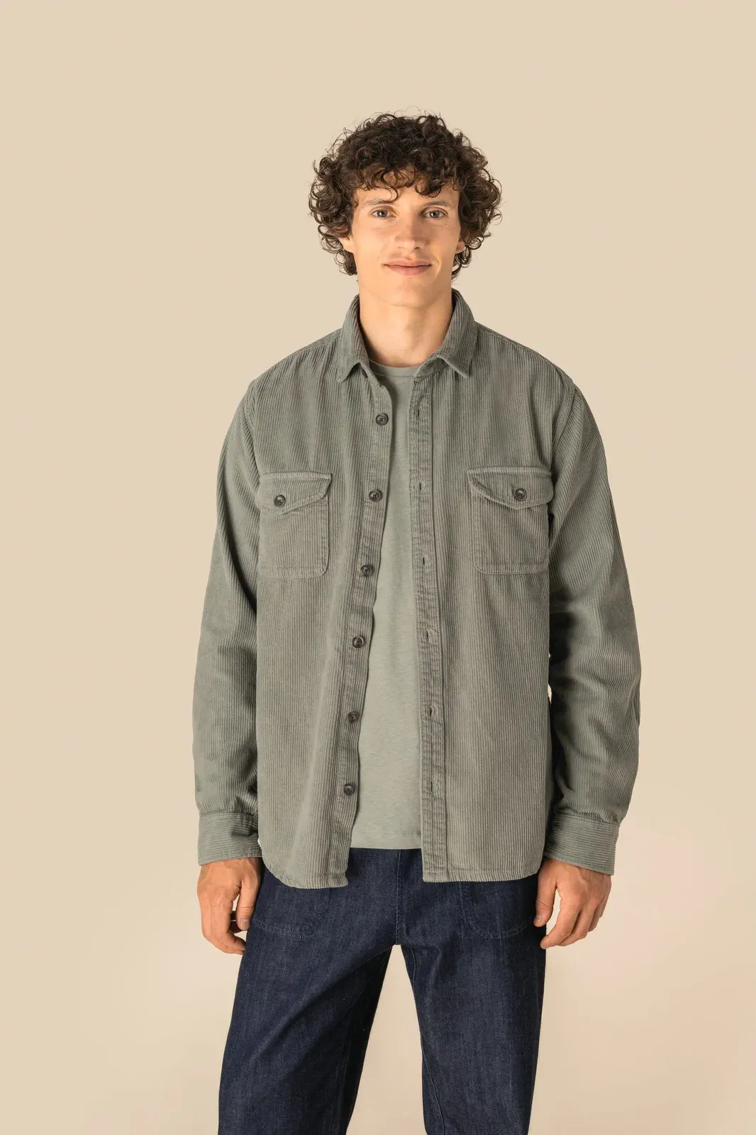 Eco-friendly men's washed effect corduroy overshirt