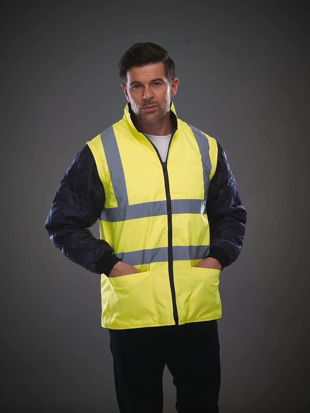 Hi-vis quilted jacket with detachable sleeves