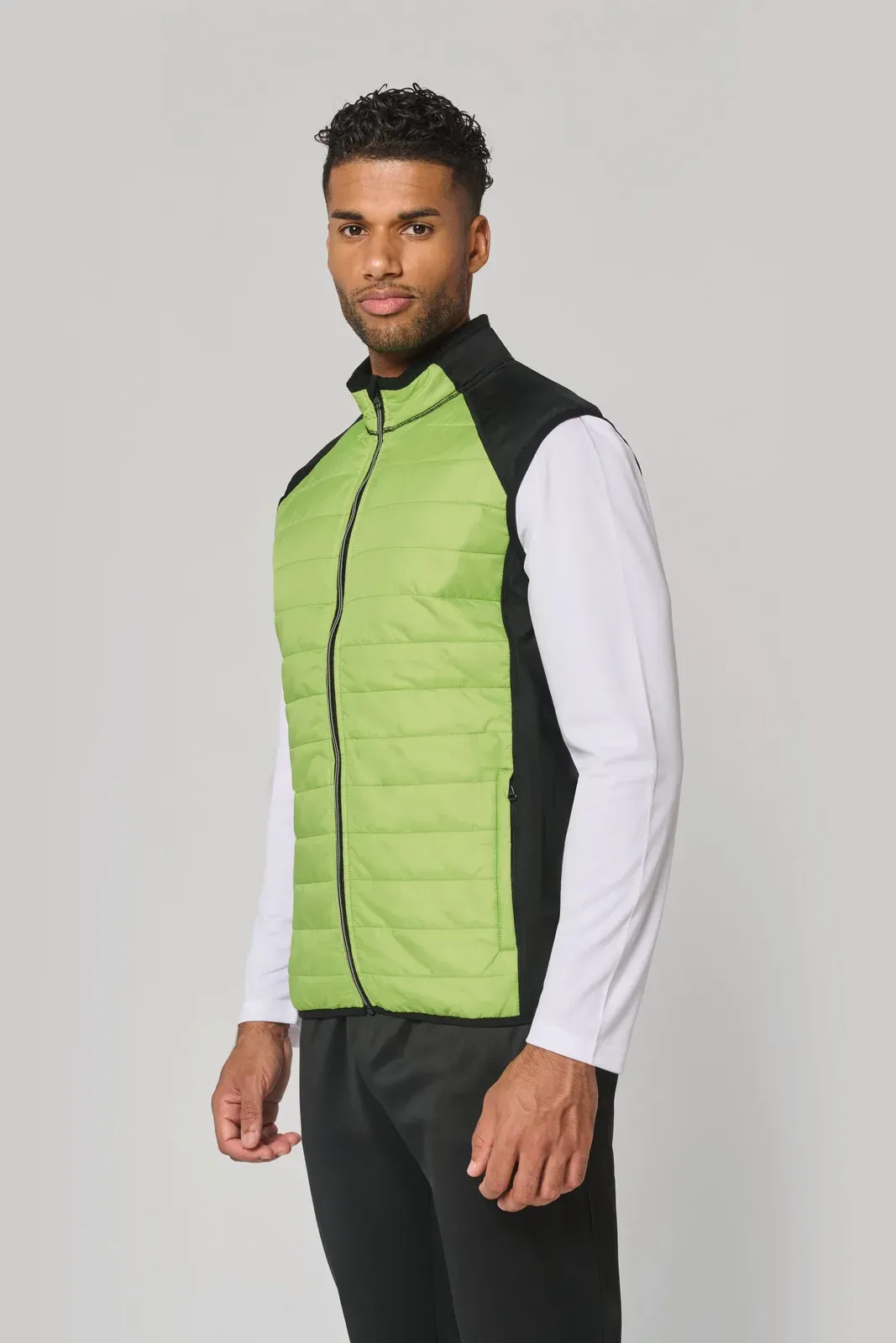 Dual-fabric sleeveless sports jacket