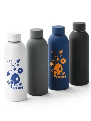 ODIN. Botella de acero inoxidable (36% reciclado) con acabado gomoso 500 mL