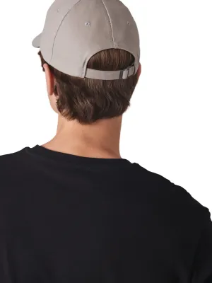 Cap with contrasting sandwich peak - 6 panels