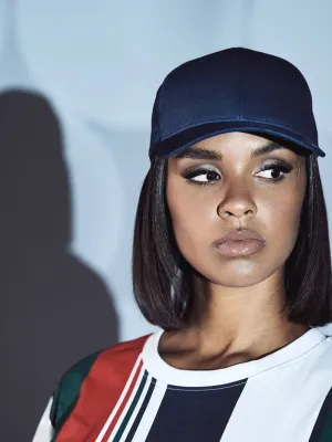 Gorra Snapback clásica curvada
