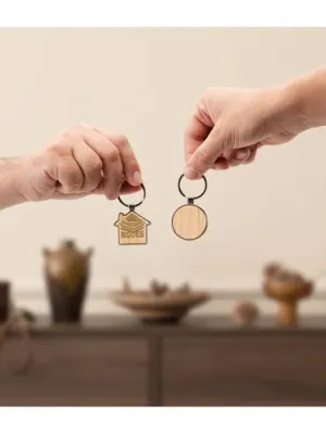 GASTON ROUND. Porte-clés rond en zinc et bambou