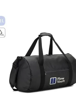 OSASCO SPORT. Bolsa de deporte de forma cilíndrica fabricada en poliéster reciclado 600D de alta densidad con compartimento lateral para zapatillas