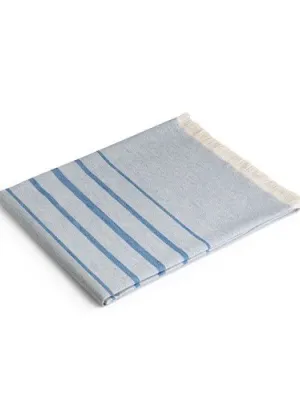CAPLAN. Serviette multifonctionnelle (260 g/m²) composée de coton léger et résistant (90%) et de coton recyclé (10%) – Bleu