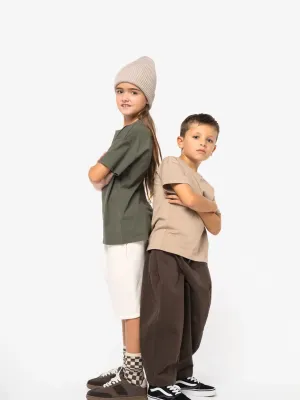 Camiseta sostenible de hombros caídos infantil