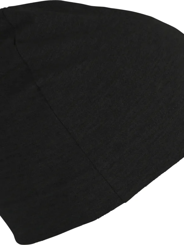 Sporty fitted beanie