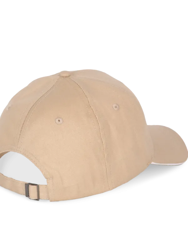 Cap with contrasting sandwich peak - 6 panels