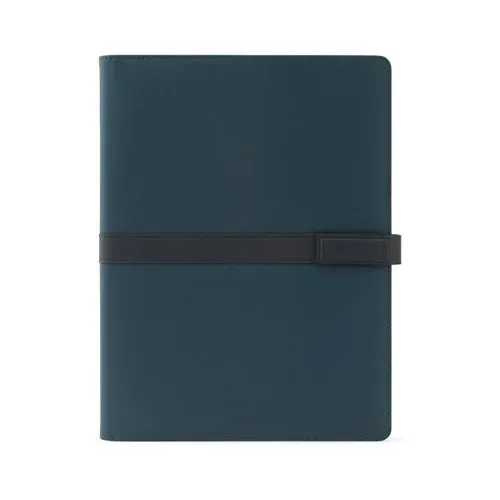 SANDERSON FOLDER. Chemise A4 en PU (50% recyclé) avec fermeture magnétique et bloc-notes avec pages lignées