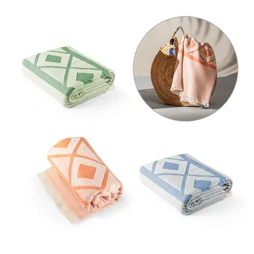 MALEK. Multifunctional bath towel (350g/m²) made of light and resistant cotton (85%) and recycled cotton (15%)