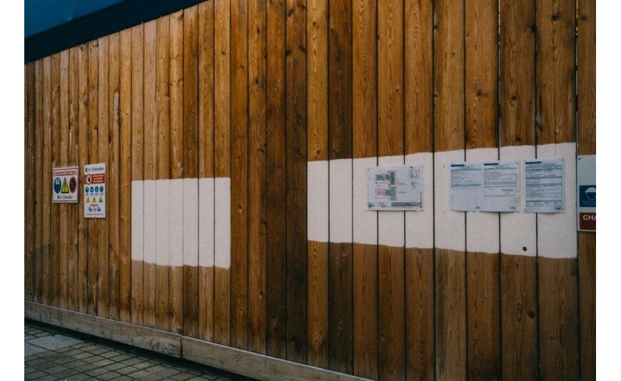Panneau de chantier : mentions, formats et matériaux