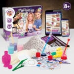 Tattoo Factory Kit III. Jeu éducatif livré avec un sac cadeau en papier kraft (115 g/m²) – Image 4