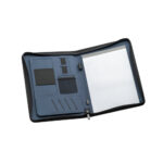 EMERGE FOLDER. Porte documents A4 en 300D polyester recyclé (100% rPET) avec fermeture éclair – Image 7