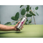 ODIN METTALIC. Bouteille en acier inoxydable recyclé à 90% 550 mL – Image 4