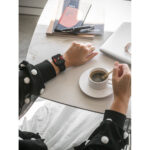 WILES. Smartwatch avec écran 1.85", IPX4, autonomie de 3 jours et bracelet en silicone – Image 3