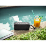 SHEERAN. Enceinte portable 10W avec IPX7 et autonomie de 9h en 100% rABS – Image 3