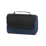 RILEY. Couverture pique-nique en polaire (180 g/m²) avec visière – Image 2