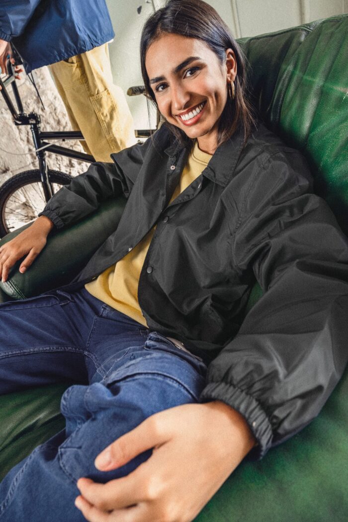 Veste écoresponsable coupe-vent unisexe – Image 10